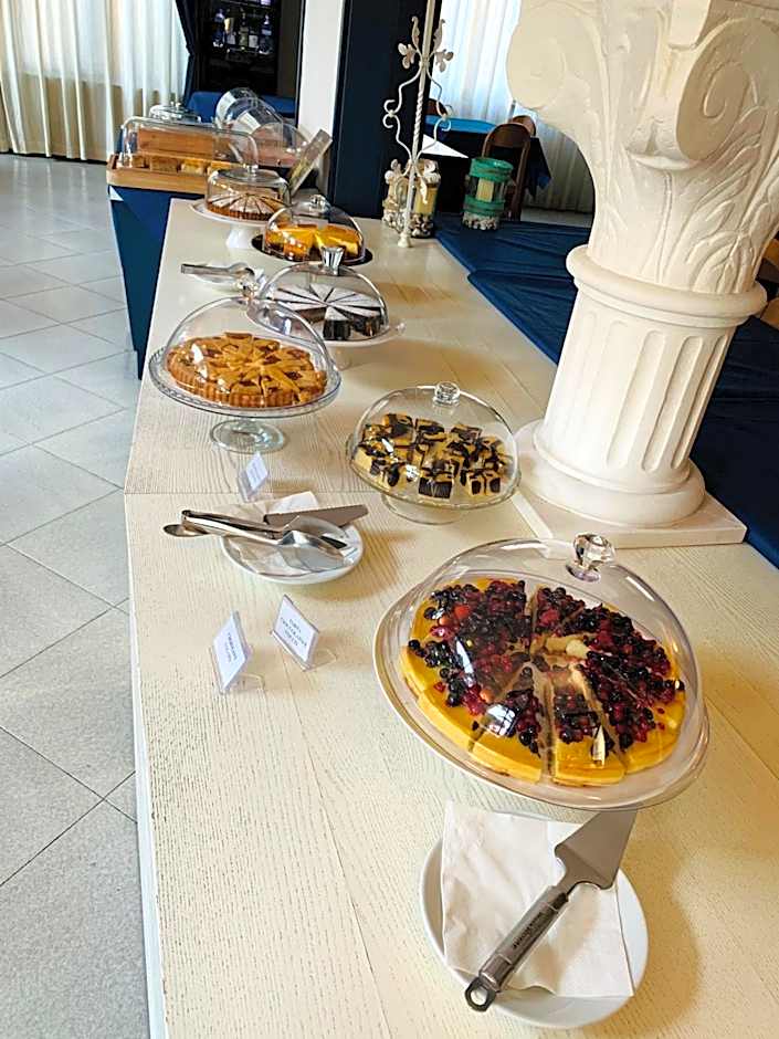 G&D Hotel Deanna Pool&Brunch