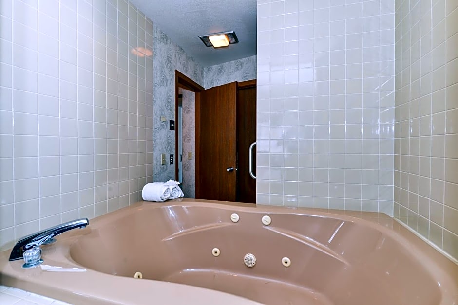 Travelodge by Wyndham Mackinaw City