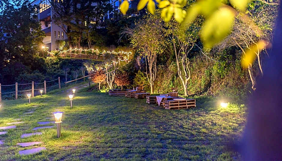 Friemily Pool Villa & Hotel