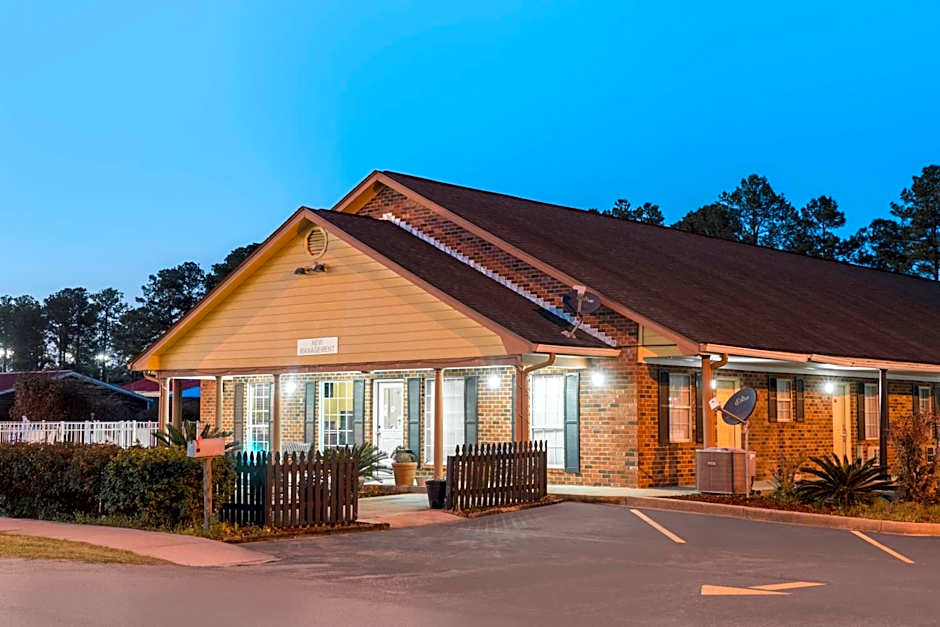 Travelodge by Wyndham Santee