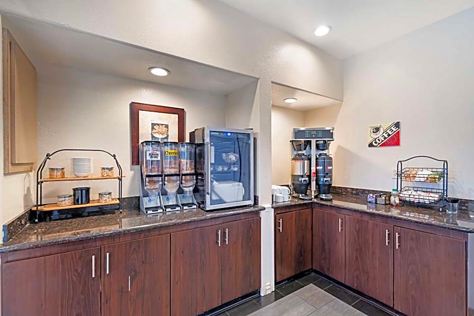 Best Western Plus Newport Mesa Inn