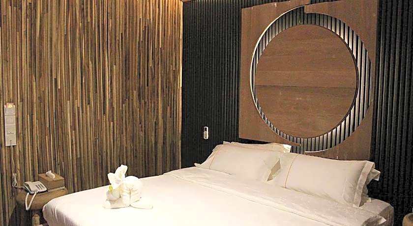 The Happy 8 Retreat @ Old Town