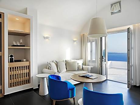 Superior Suite with Open Air Jetted Tub