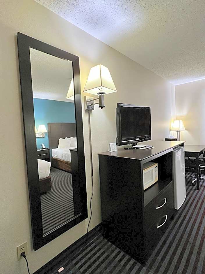 Reston Inn & Suites