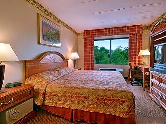 NORTHEAST GARDEN INN.