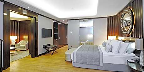 1 King Bed 1 Bedroom Suite Non Smoking