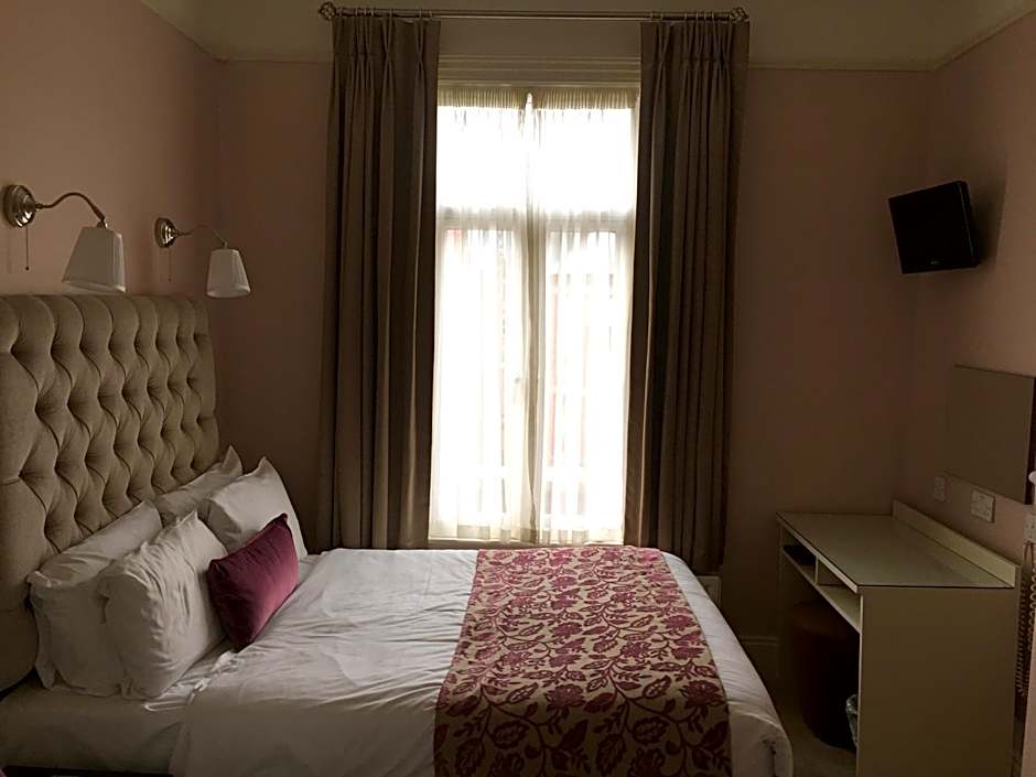 Maples House Hotel