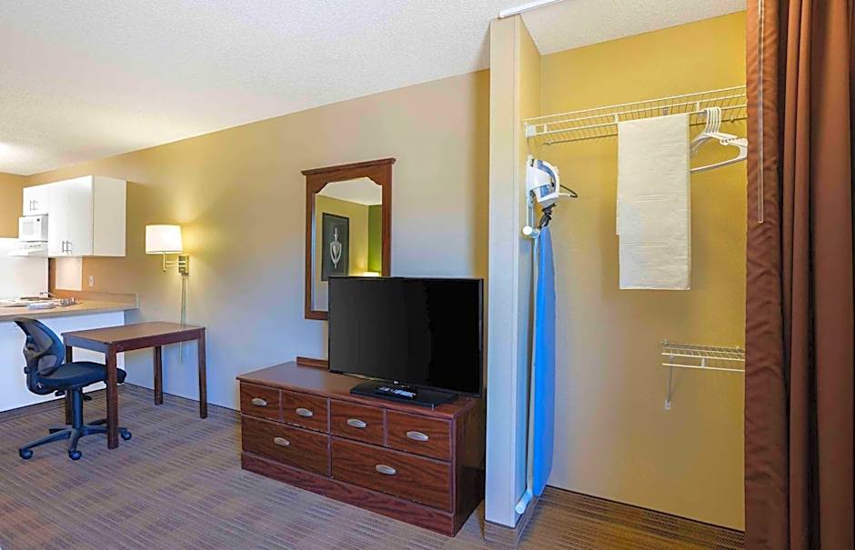 Extended Stay America Select Suites - Springfield - South