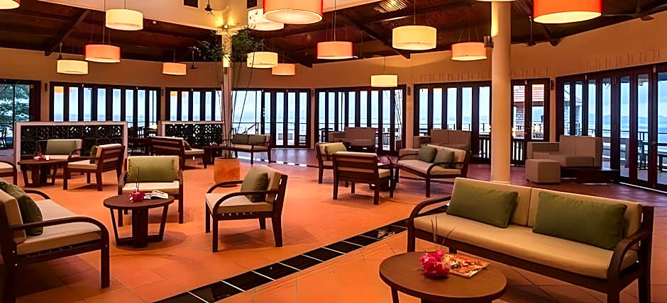 Victoria Nui Sam Lodge
