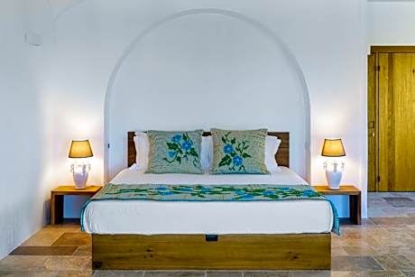 King Suite with Pool View