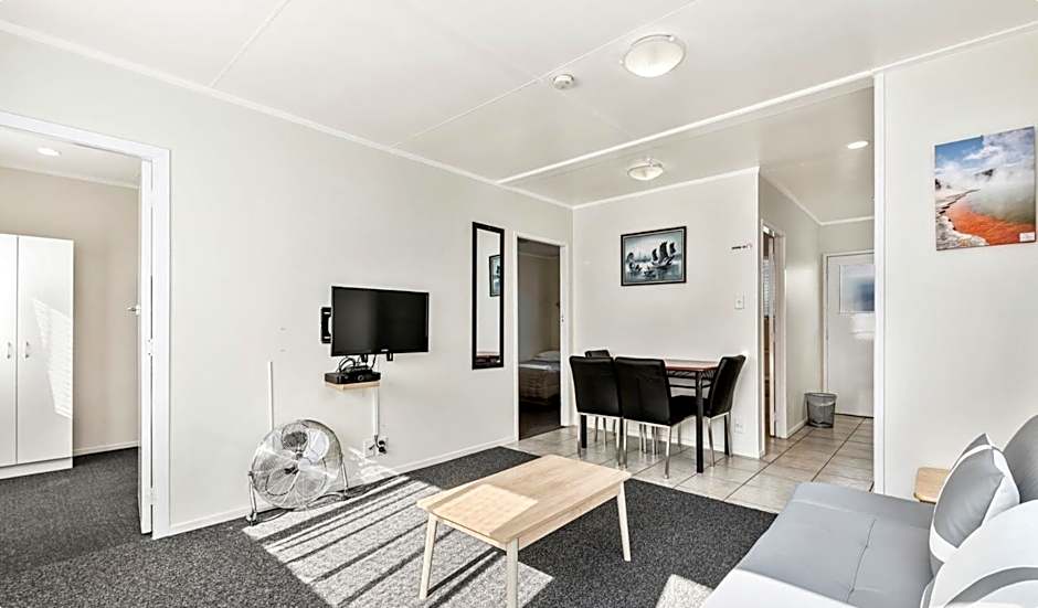 Kowhai & Colonial Motel