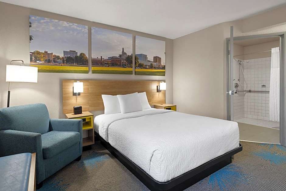 Days Inn by Wyndham Davenport