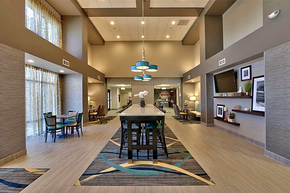 Hampton Inn By Hilton & Suites Albuquerque Airport