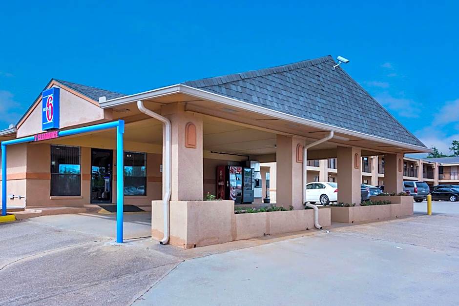 Motel 6-Marshall, TX