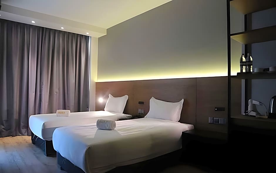 Roxy Hotel Padungan
