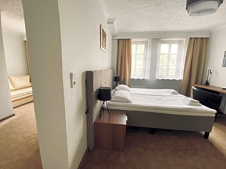 Deluxe King Studio