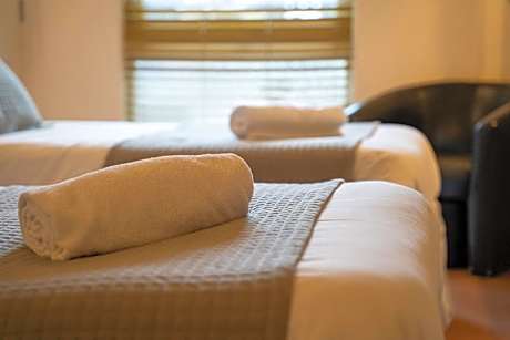 Ground Floor Standard Twin Room With Wet Room