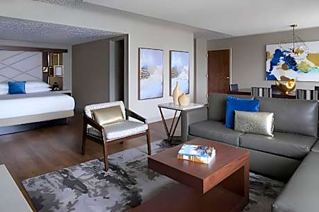 Suite, 1 King, Sofa bed