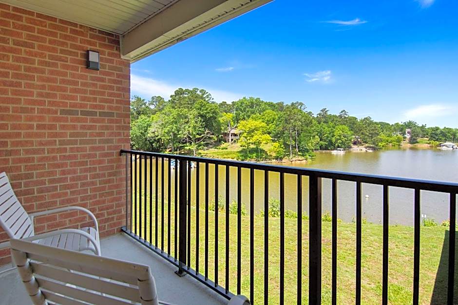 Clarion Pointe on the lake Clarksville-South Hill West