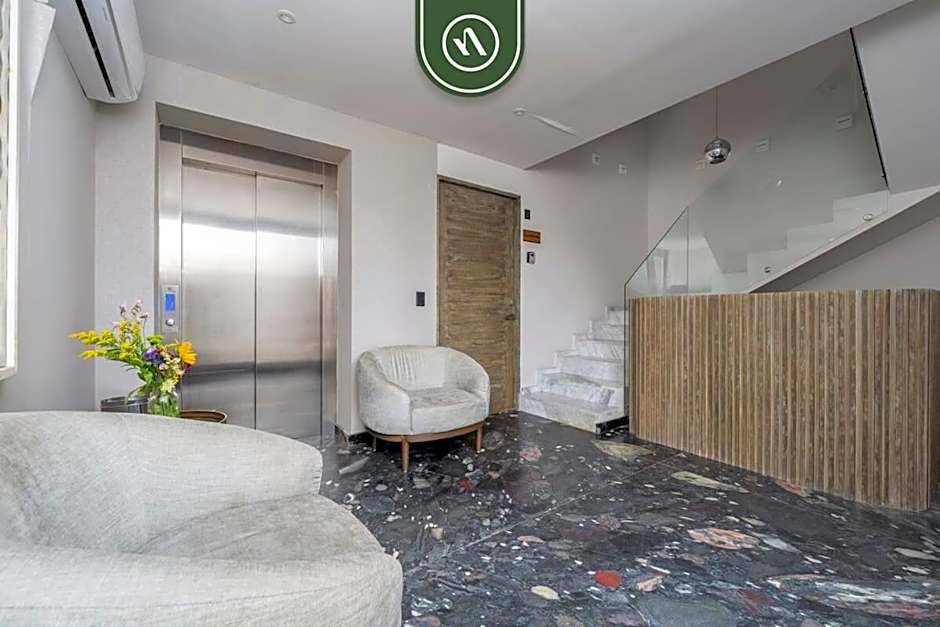 Whole Building w Multiple Rooms for Rent