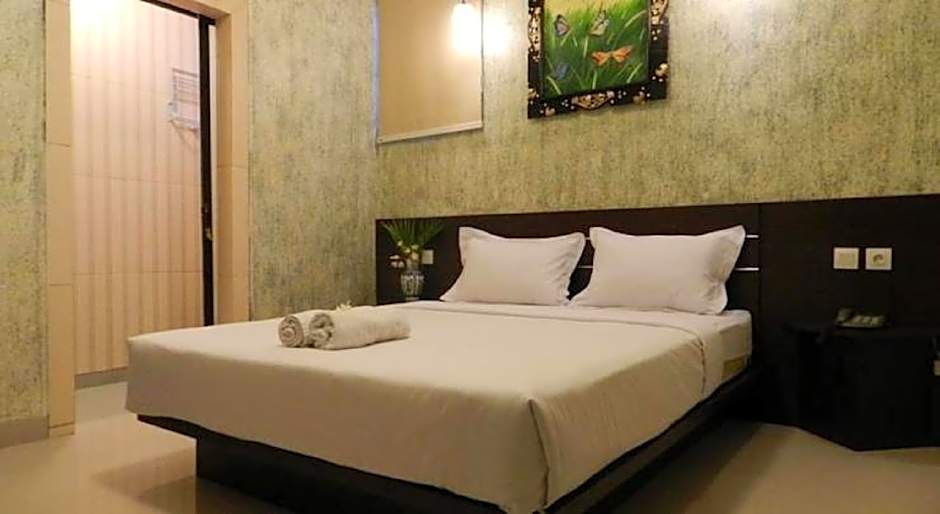S 8 Suardana Hotel