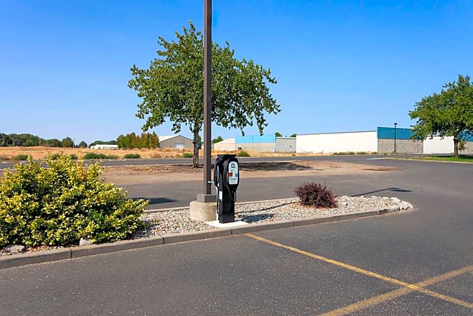 Days Inn & Suites by Wyndham Spokane Airport Airway Heights