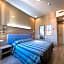 Hotel Midway