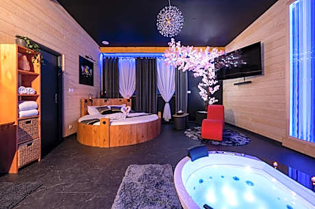 Suite with Spa Access