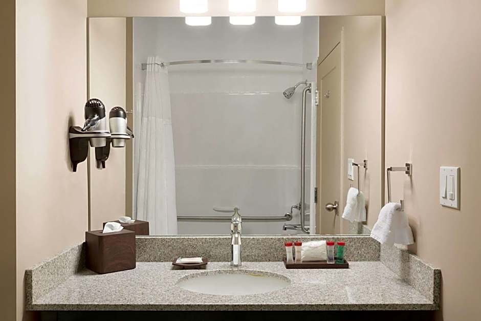 Ramada by Wyndham Emerald Park/Regina East