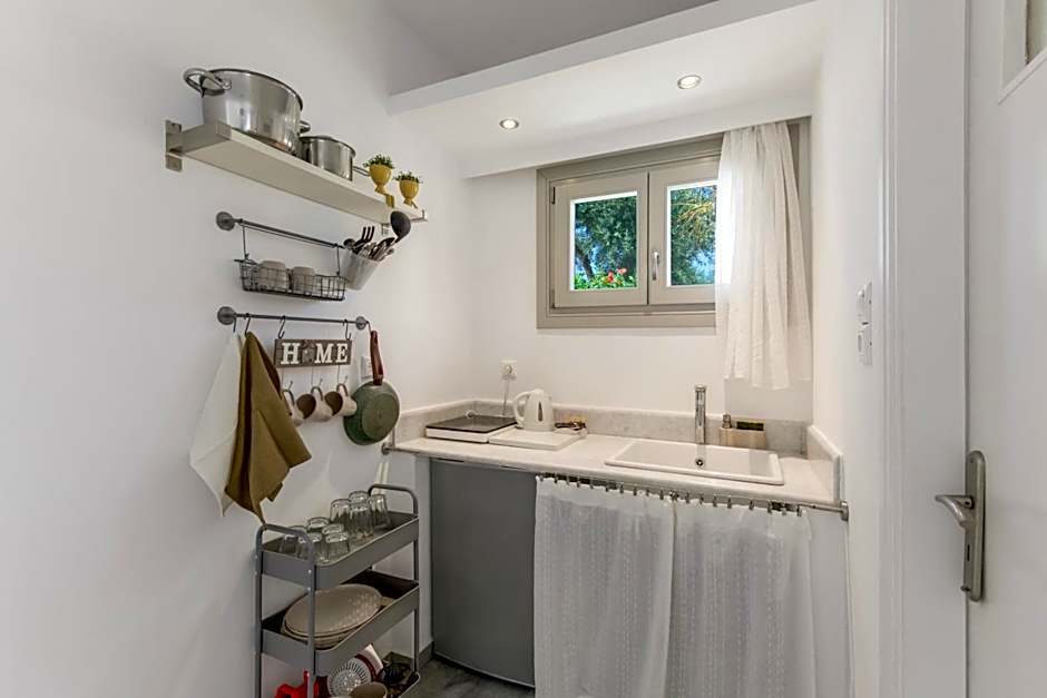 Margarita Studios Ambelas