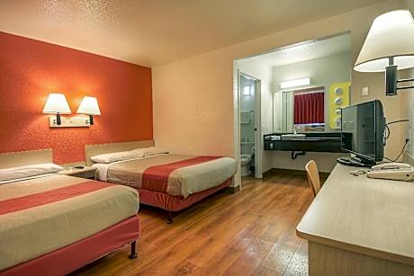 2 Full Beds Non-Smoking