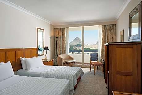 Deluxe, Guest room, 2 Twin, Pyramids view
