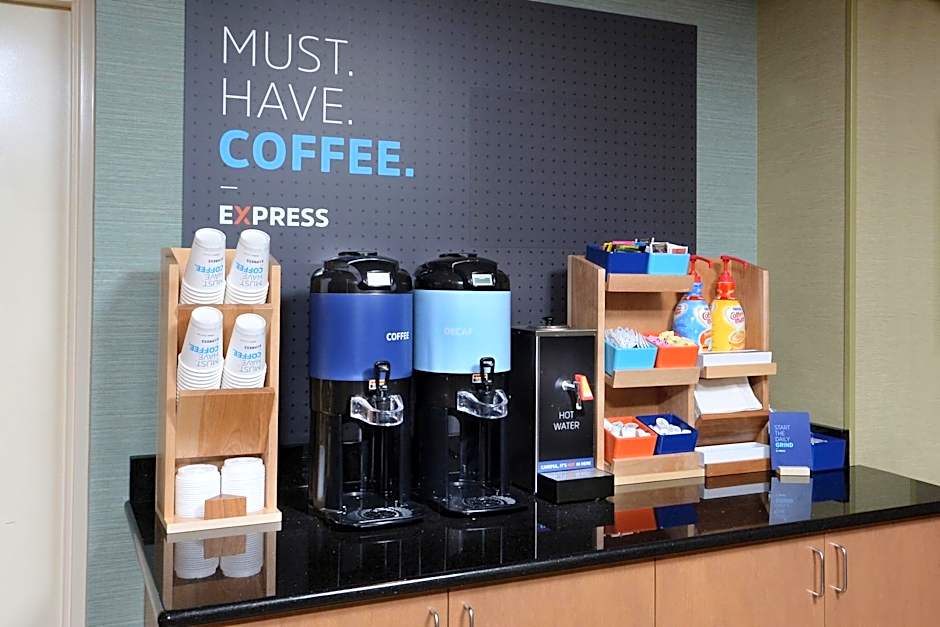 Holiday Inn Express Hotel & Suites High Point South By IHG