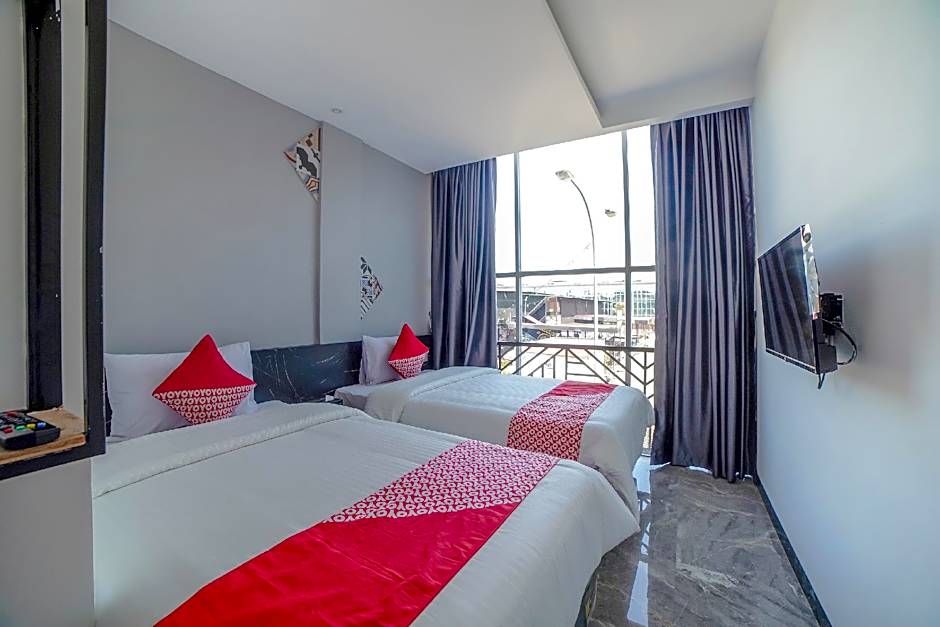 OYO 90447 Kardopa Hotel Megapark