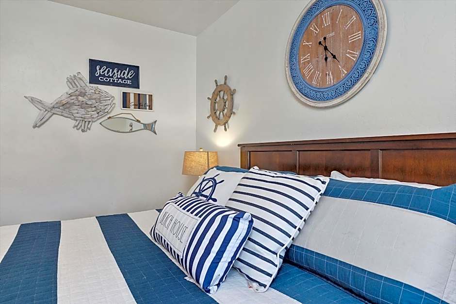 Beach House Inn & Suites