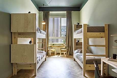 Bed in 4-Bed Mixed Dormitory Room