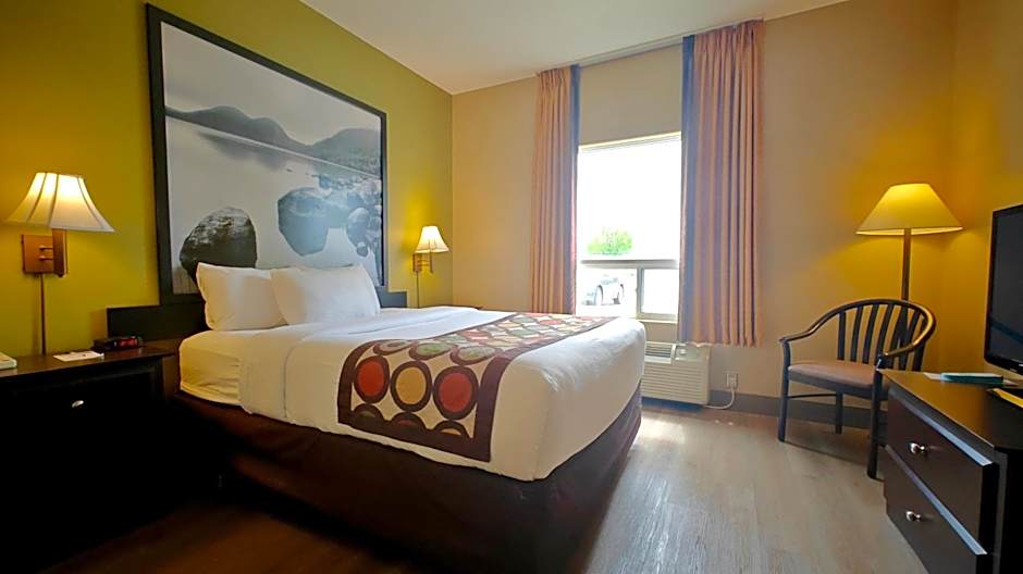 Super 8 by Wyndham Midland