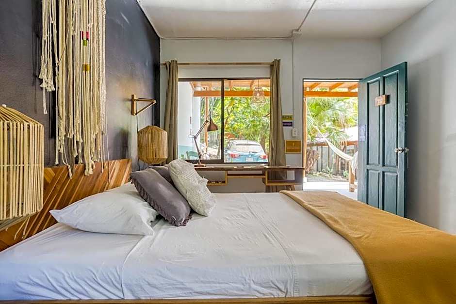 Socialtel Santa Teresa South