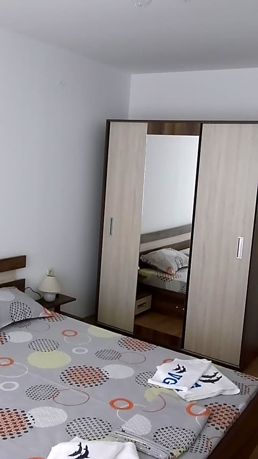 MARINA REZIDENCE ***