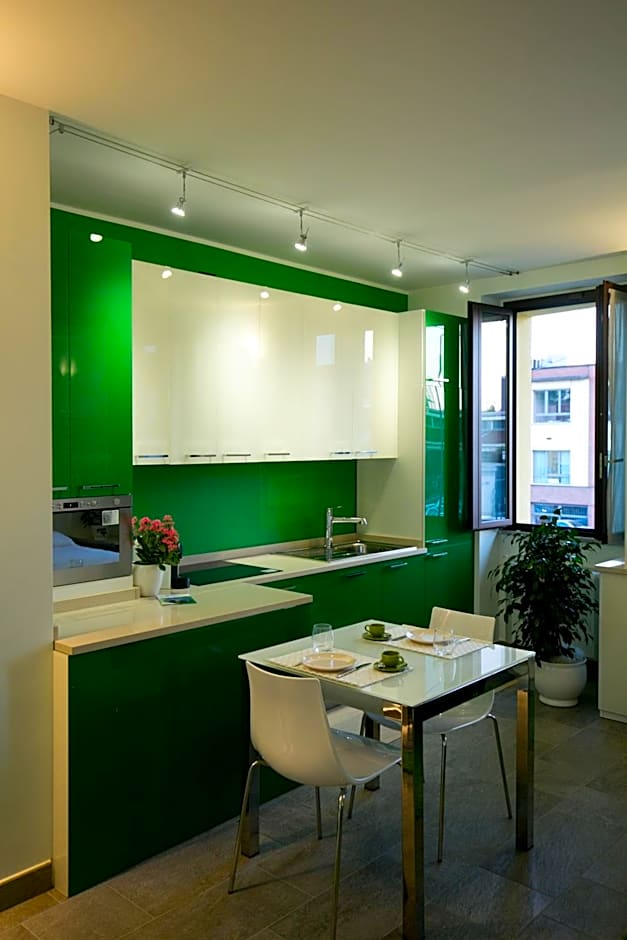 VERSOVERDE HOTEL Alzaia Naviglio Grande