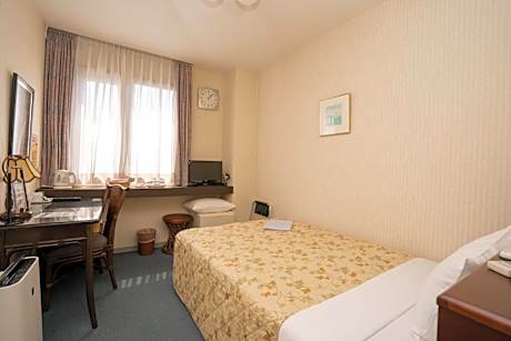 Single Room with Shower - Non-Smoking