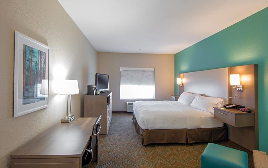 Holiday Inn Hotel & Suites Lake City