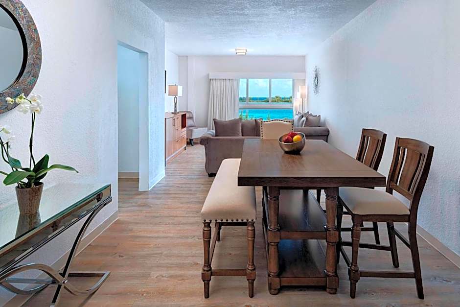 Courtyard by Marriott Nassau Downtown/Junkanoo Beach