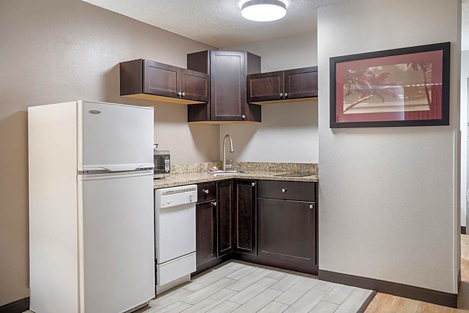 Red Roof Inn & Suites Jacksonville, NC