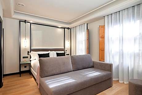 Triple Room Puerta Elvira