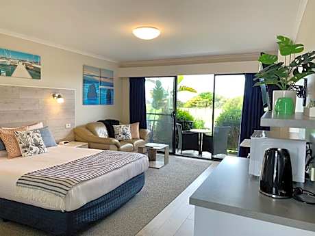 Garden View room with Spa Bath & Patio