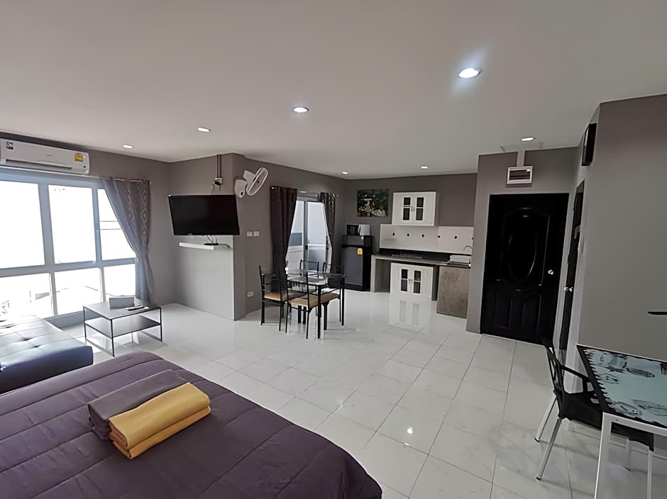 Karon Studio Apartment
