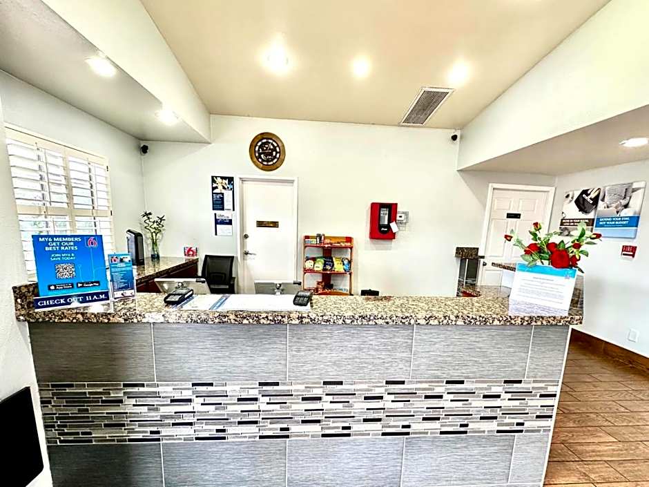 Studio 6 Flagstaff AZ