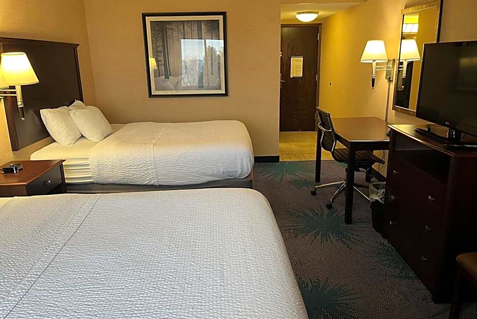 Days Inn by Wyndham Duluth Lakewalk