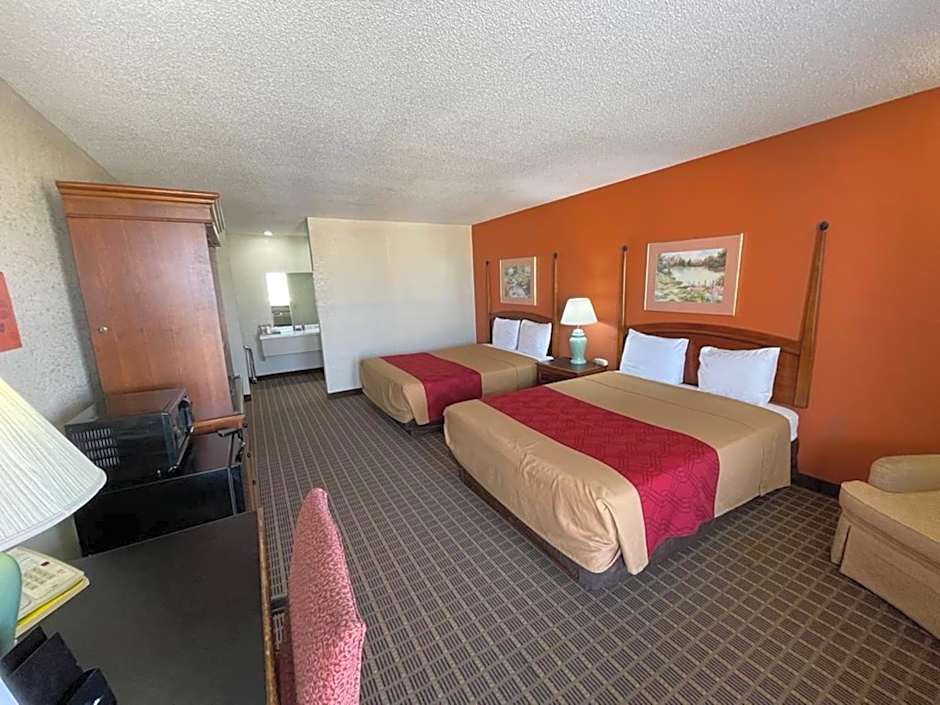 Knights Inn & Suites Emporia